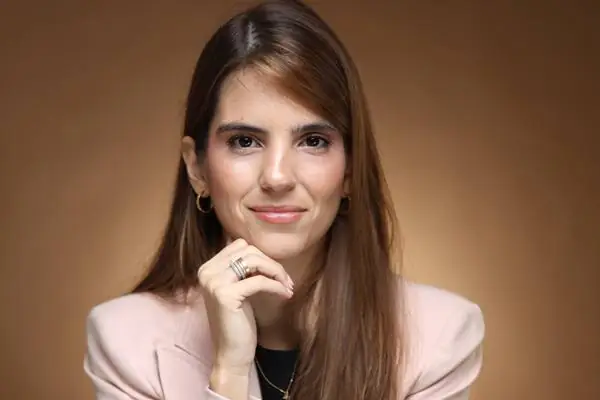 Amanda Moita, arquiteta que faturou oito dígitos no e-commerce, agora ensina empresas a trabalhar com IA
