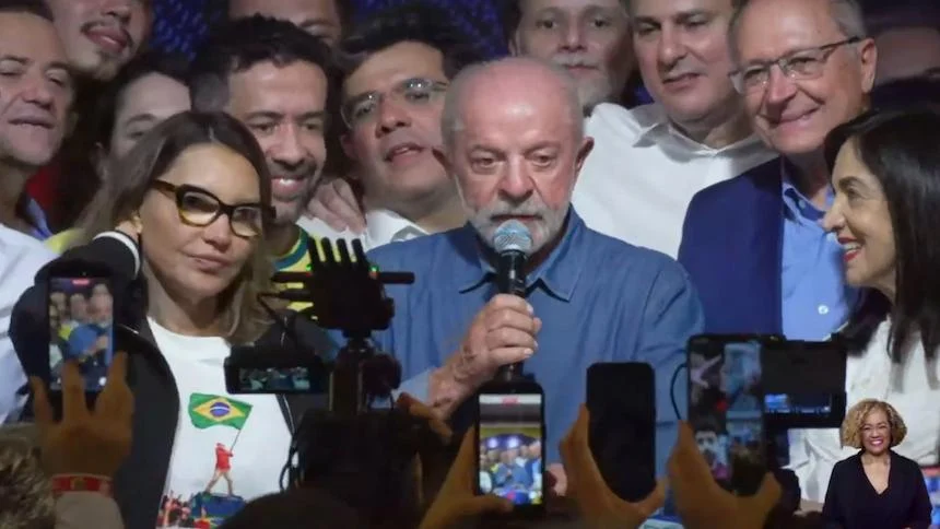 Lula, reeleito, promete criar uma IA brasileira e regular as big techs